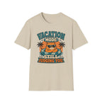 Grumpy cat on vacation T-Shirt